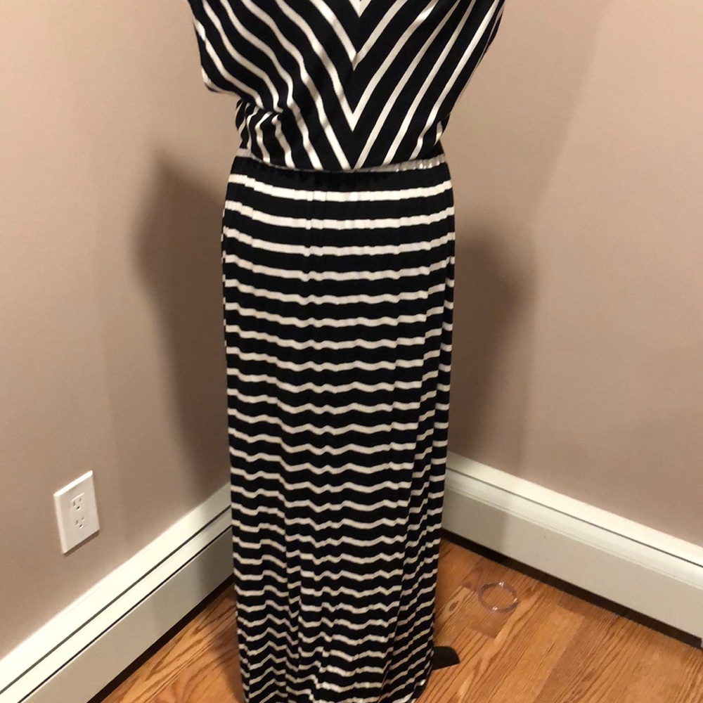 ⭐️ Maxi dress ⭐️ - Picture 3 of 6